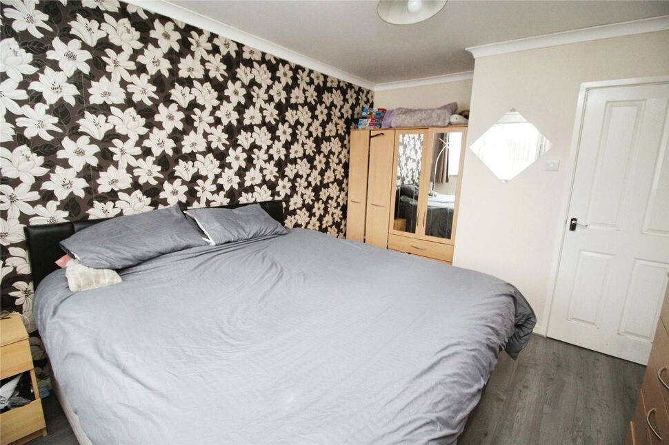 2 bedroom End Terrace House for sale, Hallchurch Road, Dudley, DY2 £