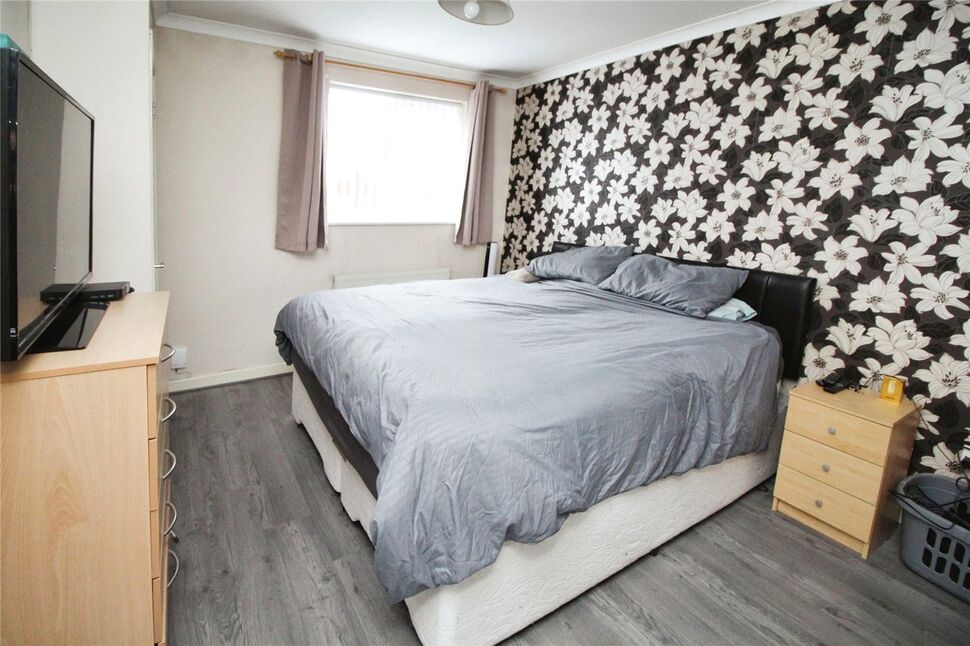 2 bedroom End Terrace House for sale, Hallchurch Road, Dudley, DY2 £