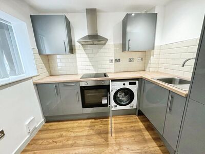 Lower Mill Street, 1 bedroom  Flat to rent, £625 pcm