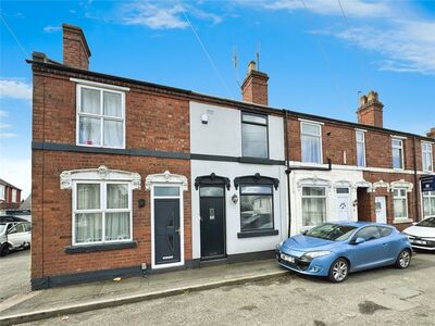 Holly Street, 2 bedroom Mid Terrace House to rent, £850 pcm