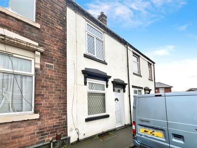 Station Road, 2 bedroom Mid Terrace House for sale, £140,000
