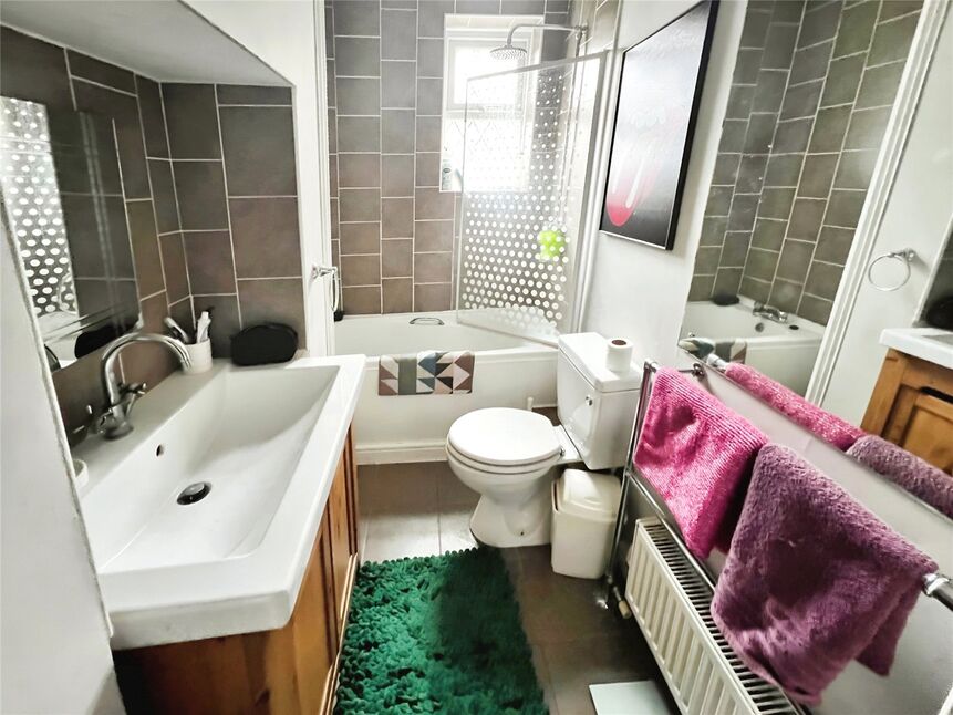 2 bedroom Mid Terrace House for sale, Station Road, Brierley Hill, DY5