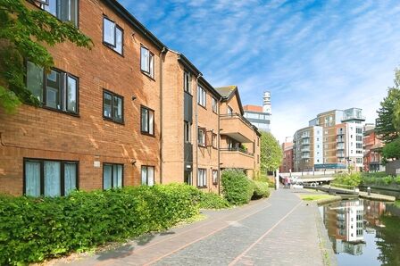 Parade, 1 bedroom  Flat to rent, £900 pcm