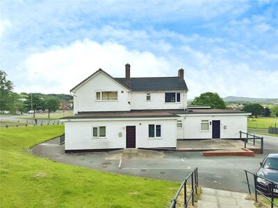 Harvest Road, 2 bedroom  Flat to rent, £800 pcm