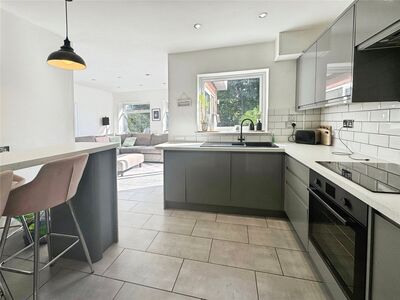 Camberley Drive, 3 bedroom Detached House for sale, £350,000