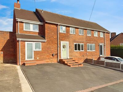 4 bedroom Semi Detached House for sale