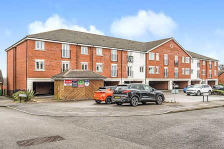 Southgate Way, 2 bedroom  Flat for sale, £125,000