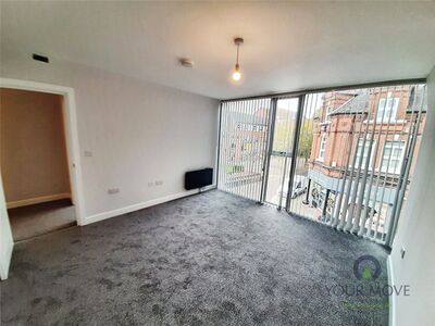 Market Square, 2 bedroom  Flat to rent, £1,000 pcm