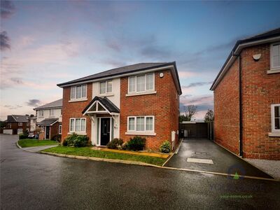 Elm Drive, 3 bedroom Detached House for sale, &pound;330,000