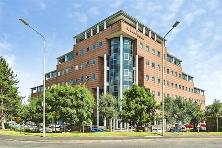 Waterfront West, 1 bedroom Flat to rent, &pound;795 pcm