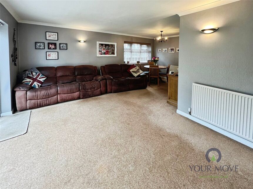 Open Plan Lounge / Dining Room