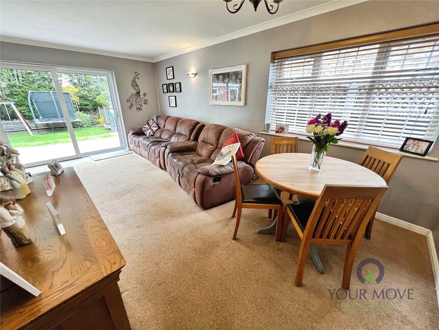 Open Plan Lounge / Dining Room