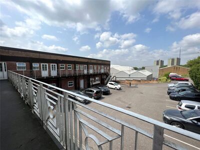 Vauxhall Street, 2 bedroom Flat to rent, &pound;800 pcm