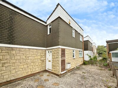3 bedroom Mid Terrace House to rent