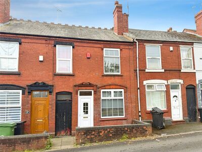 Hampton Street, 2 bedroom Mid Terrace House to rent, &pound;1,200 pcm