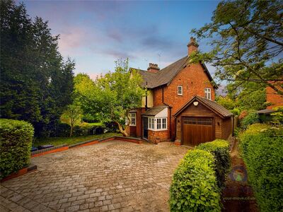 The Circle, 3 bedroom End Terrace House for sale, &pound;700,000