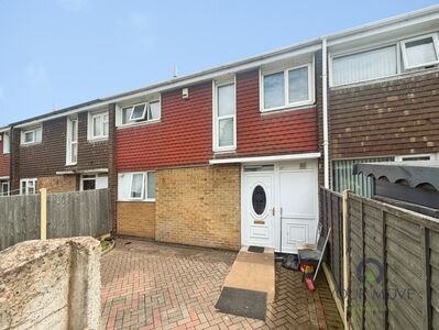 Eastfield Road, 3 bedroom Mid Terrace House to rent, &pound;1,100 pcm
