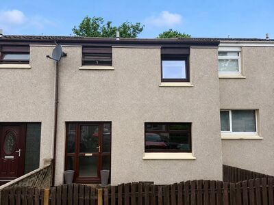 3 bedroom Mid Terrace House to rent