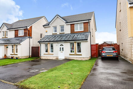 Merlin Drive, 4 bedroom Detached House to rent, £1,500 pcm