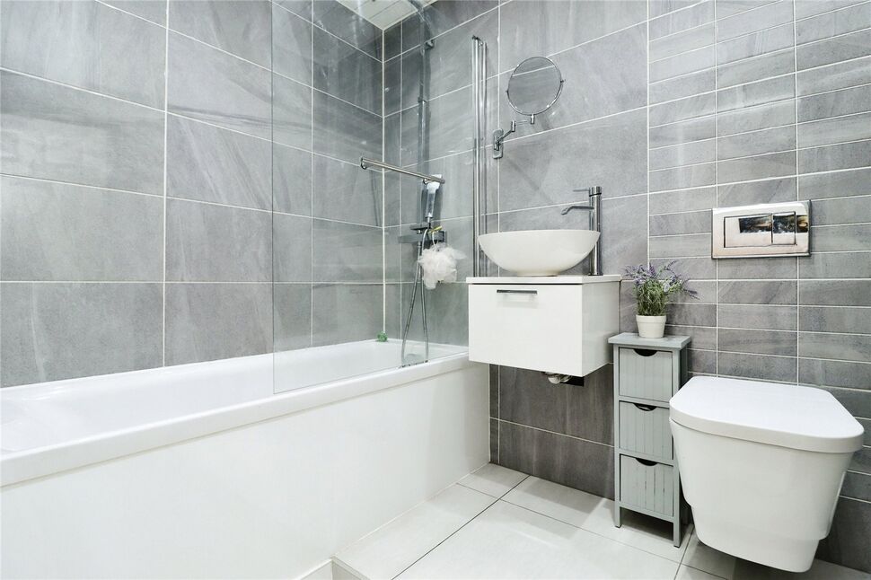 3 bedroom Mid Terrace House for sale, Rose Street, Dunfermline, KY12