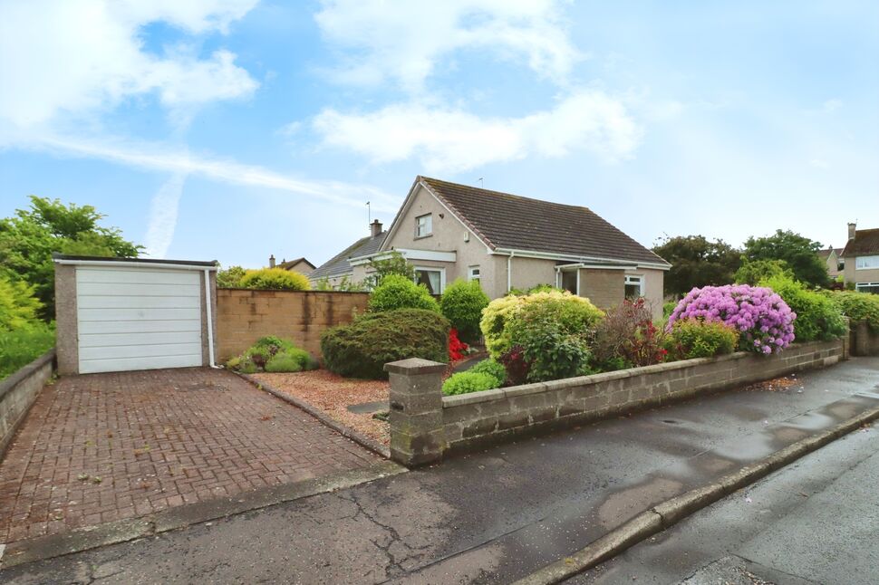 2 bedroom Semi Detached Bungalow for sale, Thimblehall Drive