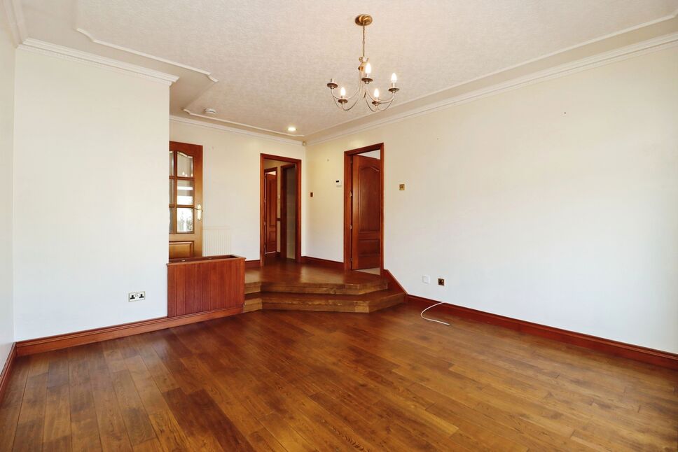 2 bedroom Detached Bungalow for sale, Queen Margaret Fauld, Dunfermline