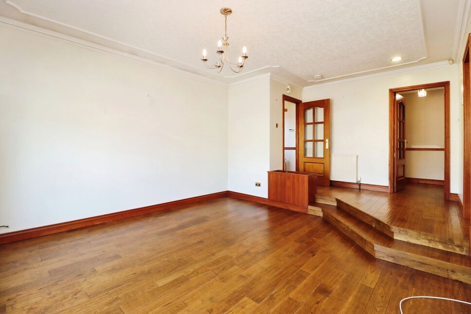 2 bedroom Detached Bungalow for sale, Queen Margaret Fauld, Dunfermline