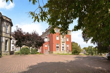 St. Leonards Hill, 3 bedroom  Flat for sale, £280,000