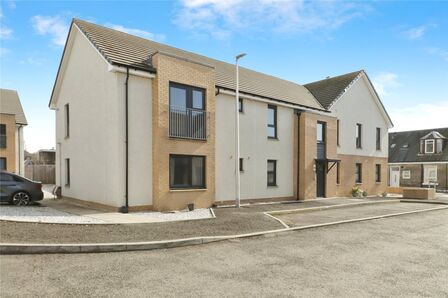 Westfield Grove, 2 bedroom  Flat for sale, £185,000