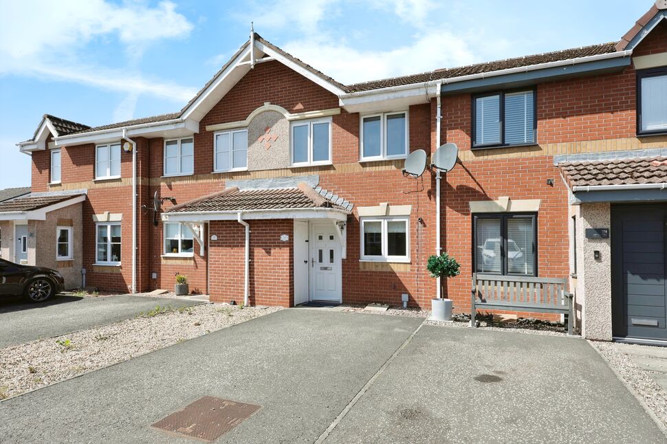2 bedroom Mid Terrace House for sale
