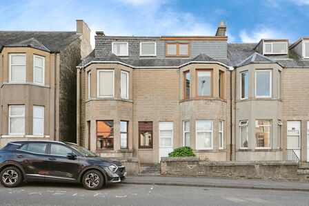 Townhill Road, 2 bedroom  Flat for sale, £90,000