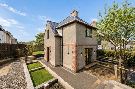 3 bedroom End Terrace House for sale