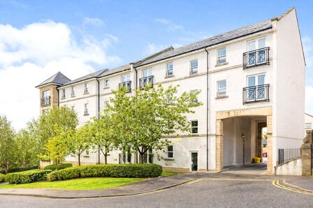 Edmund Place, 2 bedroom Flat to rent, &pound;950 pcm