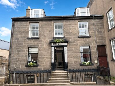 Queen Anne Street, 2 bedroom Flat to rent, &pound;950 pcm