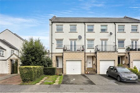4 bedroom End Terrace House for sale