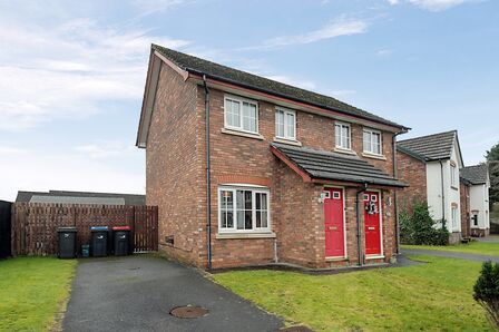 2 bedroom Semi Detached House to rent