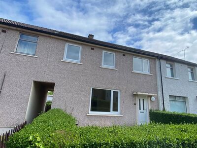 3 bedroom Mid Terrace House to rent