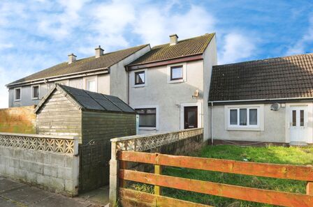 Shawhill Court, 3 bedroom Mid Terrace House for sale, £80,000