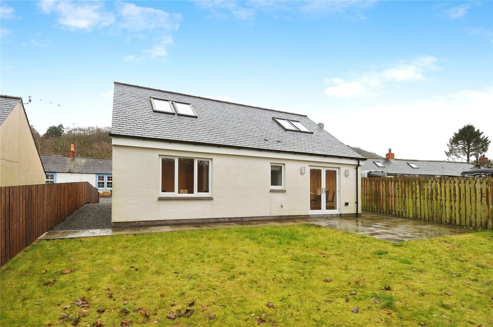 3 bedroom Detached House for sale, Hayfield, Auldgirth, DG2 £195,000