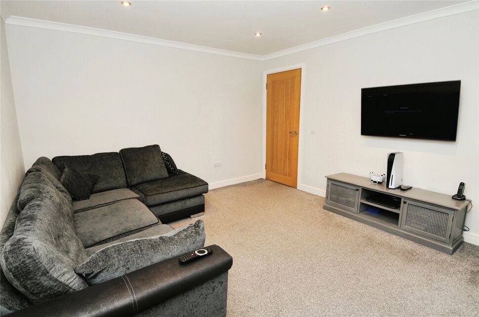 3 bedroom Detached House for sale, Hayfield, Auldgirth, DG2 £195,000