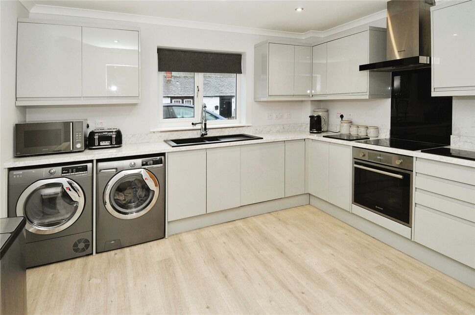 3 bedroom Detached House for sale, Hayfield, Auldgirth, DG2 £195,000