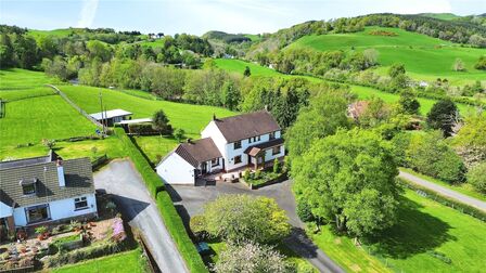 Dumfries, 5 bedroom Detached House for sale, £575,000