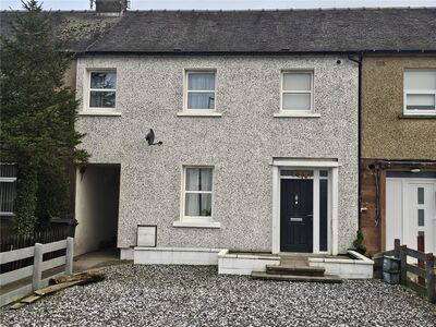 3 bedroom Mid Terrace House to rent