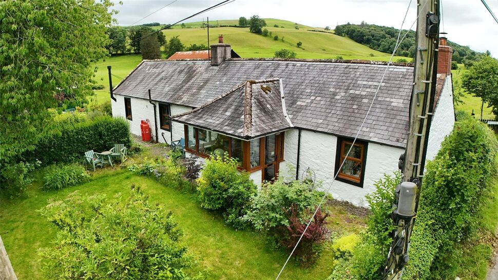 2 bedroom Detached Property for sale