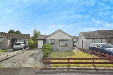 Calside Avenue, 2 bedroom Detached Bungalow for sale, £140,000