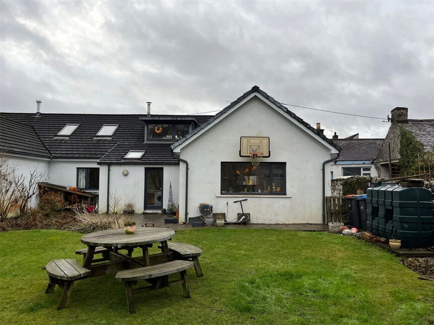 Main image of 4 bedroom House to rent, North Street, Moniaive, Dumfries and Galloway, DG3