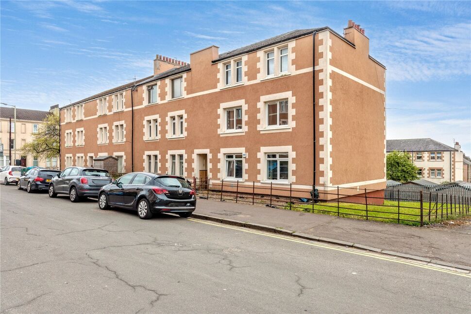 2 bedroom Flat for sale