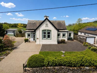 4 bedroom Detached Bungalow for sale