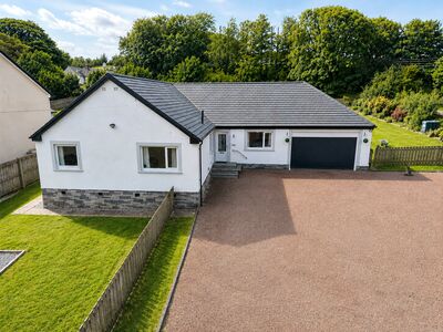 4 bedroom Detached Bungalow for sale