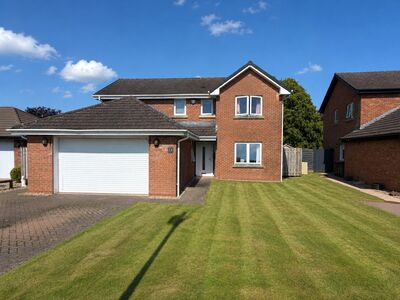 Woodlands Drive, 4 bedroom Detached House for sale, &pound;375,000